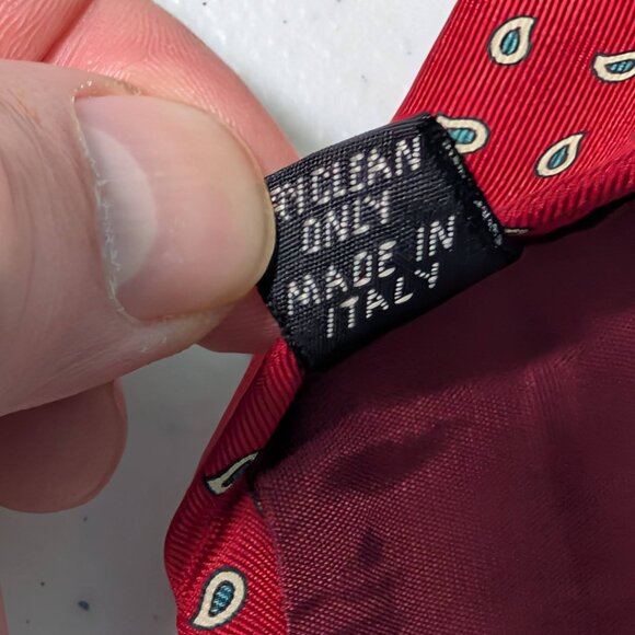 Summit Hill Red Paisley 100% Silk Made In Italy Necktie - Picture 2 of 8